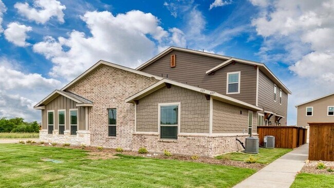 Building Photo - 605 Harvest Moon Dr