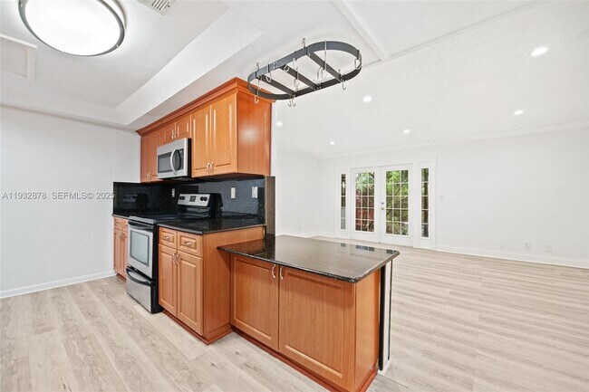 Building Photo - 16681 NE 35th Ave