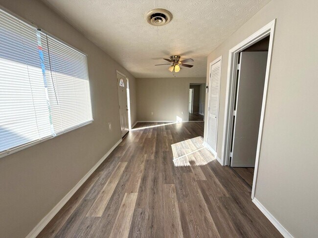 Building Photo - Charming & Newly Refreshed 3-Bedroom Ranch — Move-In Ready!