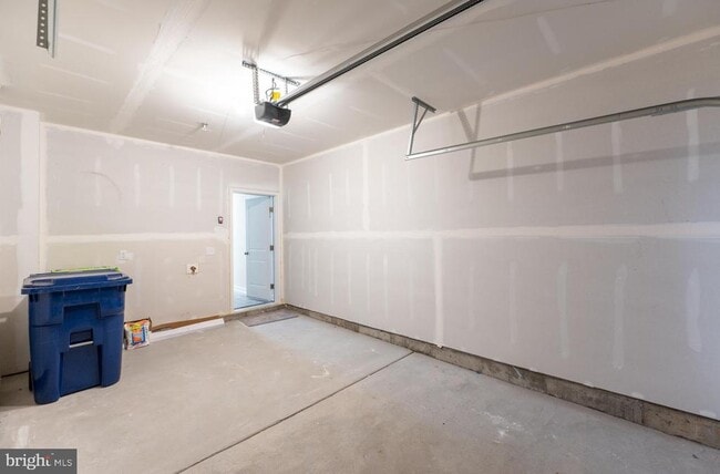 Building Photo - 715 Platinum Dr