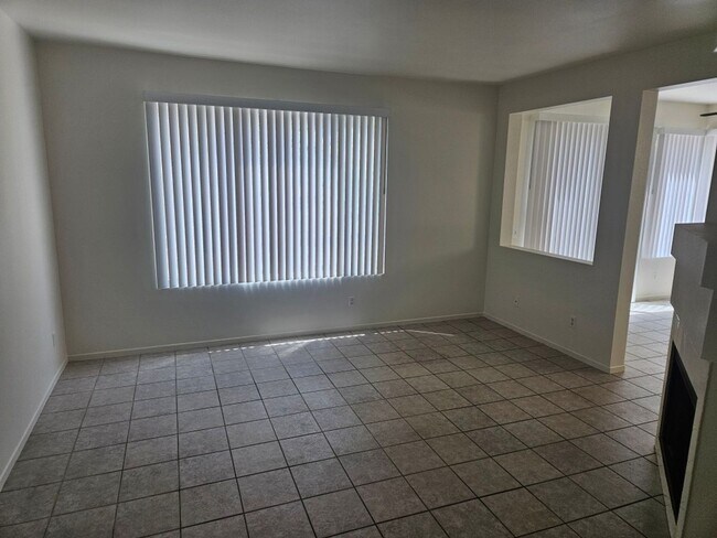 Building Photo - 3 Bedroom - 2.5 Bathroom home in Woodwind at Discovery Hills