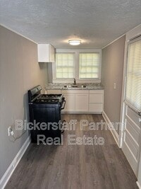 Building Photo - 3011 18th Ave