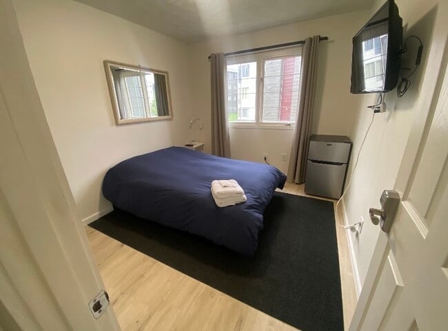 Building Photo - 5422 Larkspur Cir