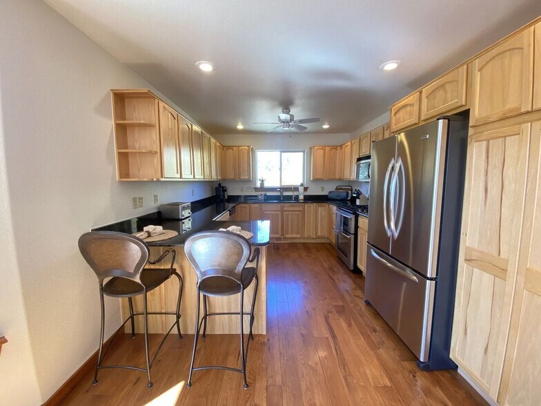 kitchen - 850 Blacksmith Rd