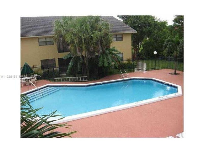 Building Photo - 2997 Riverside Dr