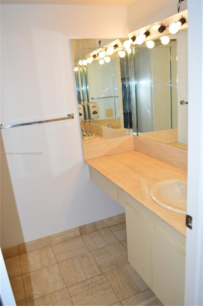 Building Photo - 1201 S Ocean Dr
