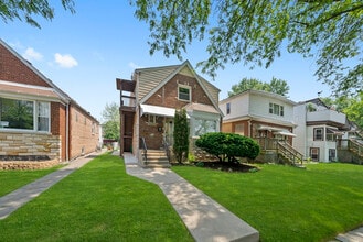 Building Photo - 3055 N Nordica Ave