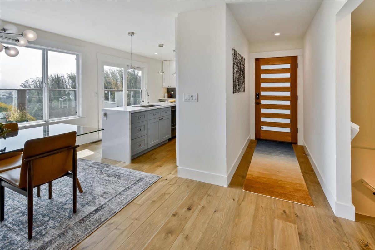 Building Photo - 220 Glenview Dr