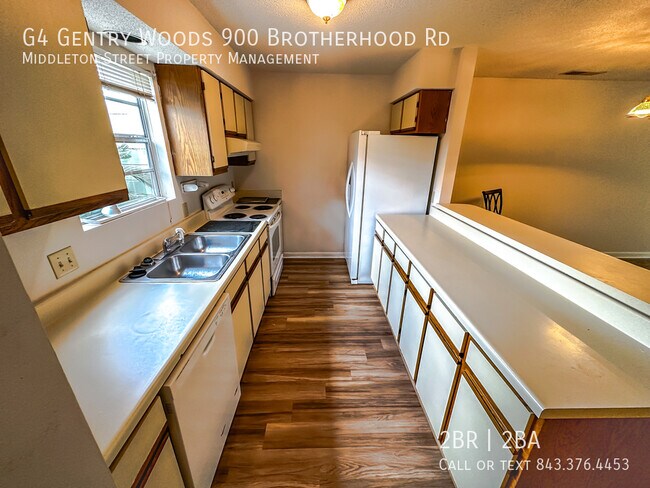 Building Photo - 900 Brotherhood Rd