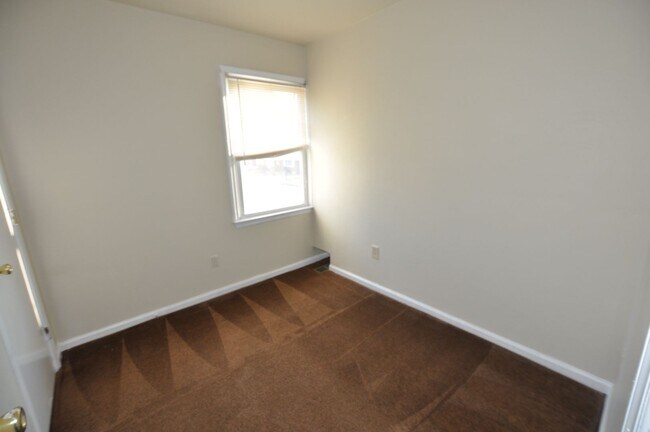Building Photo - 1301 Richmond Ave