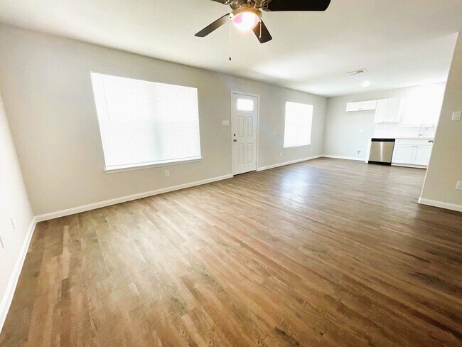 Building Photo - 340 Rd 5105