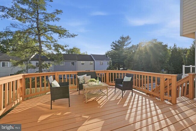 Building Photo - 7619 Nutwood Ct