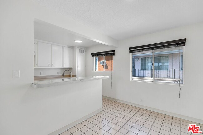 Building Photo - 5524 Elmer Ave