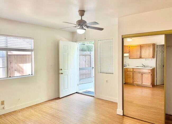 Building Photo - 362 Ralcam Pl