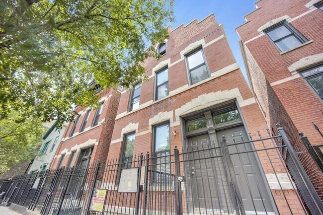 Primary Photo - 1325 W 18th Pl