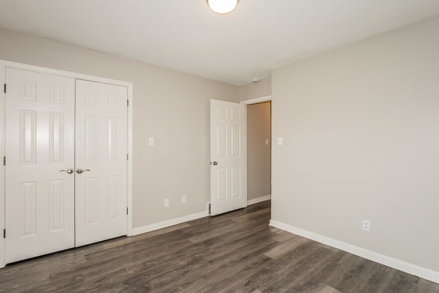 Building Photo - 8280 Dexter Ridge Cove E
