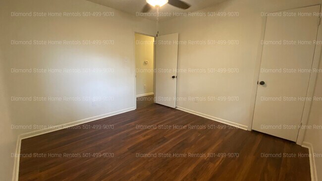 Building Photo - 4 bedroom 2 bath home for rent