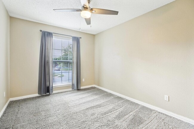 Building Photo - 1605 Lantern Light Dr