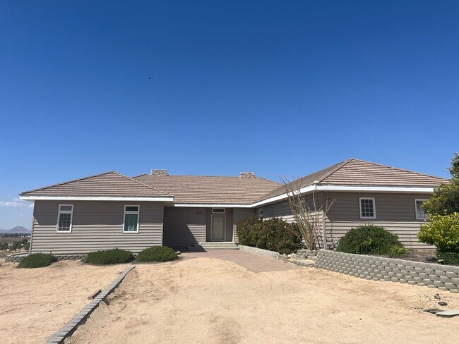Building Photo - 3 bedroom 2.5 bath in the Mariana Ranchos !!