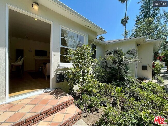 Building Photo - 1111 21st St