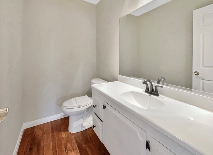 Building Photo - 5540 Royal Hill Dr