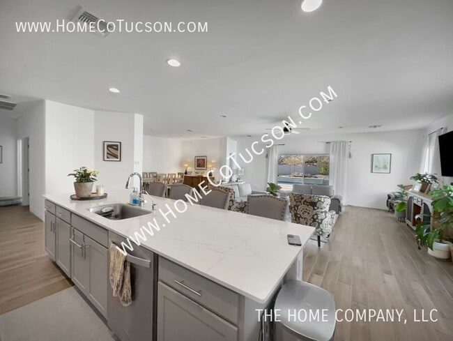 Building Photo - 5558 W Summer Vw Dr