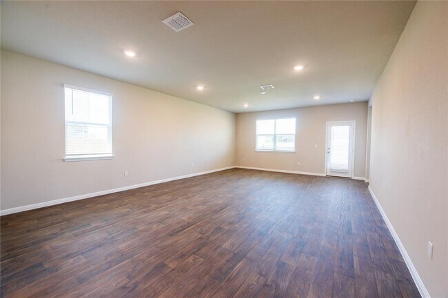 Building Photo - 106 Deep Eddy Cv
