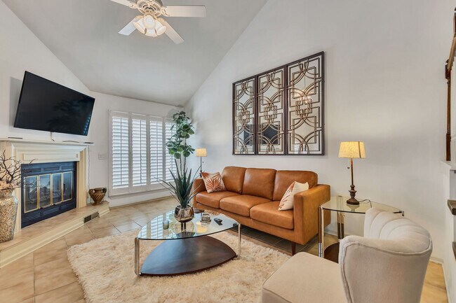 Building Photo - 224 Glenstone Cir