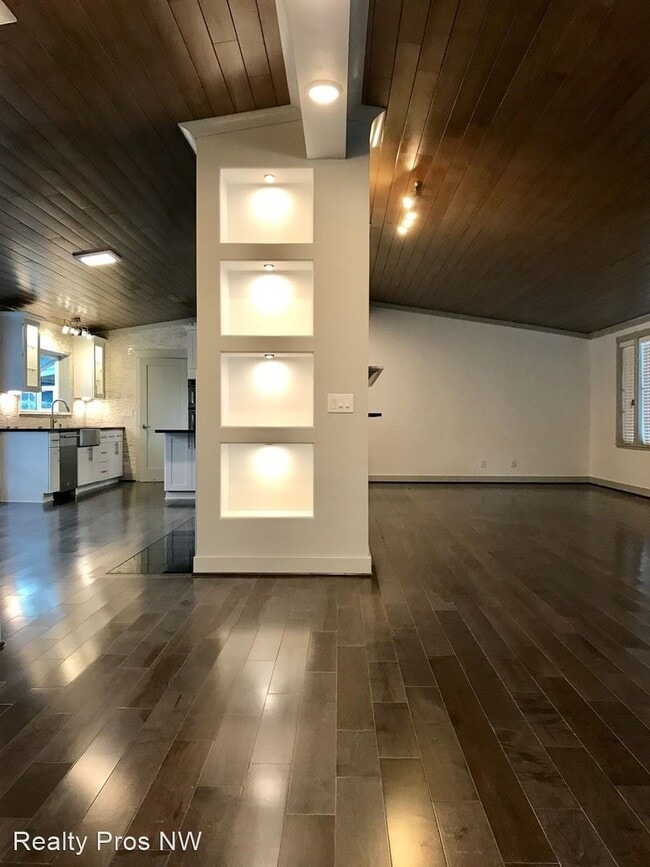 Building Photo - 3 br, 2.5 bath House - 1845 Evergreen Poin...