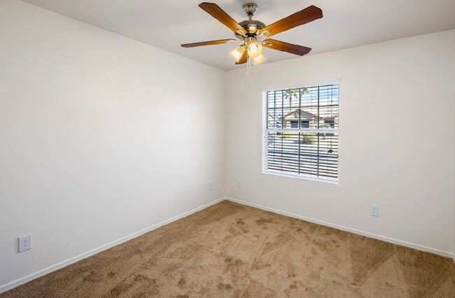 Building Photo - AVAILABLE NOW IN MESA RED MOUNTAIN AREA