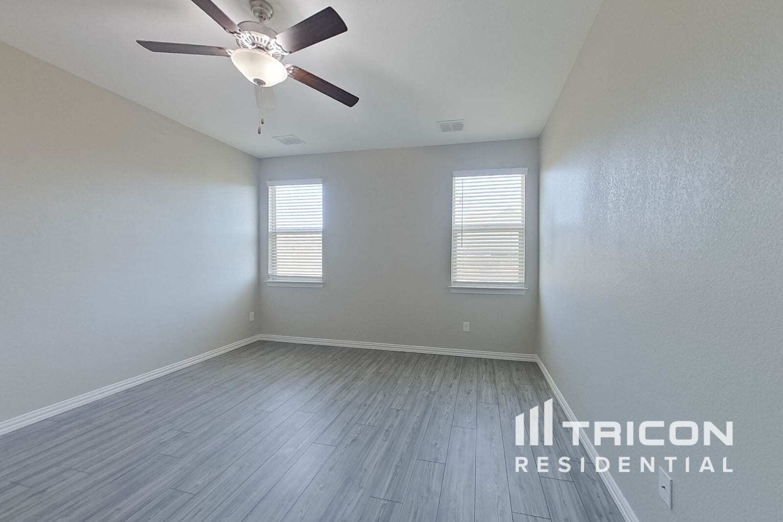Building Photo - 2513 Starwater Dr