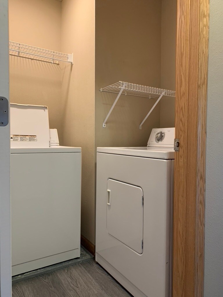 Laundry Room - 387 NE Kingwood