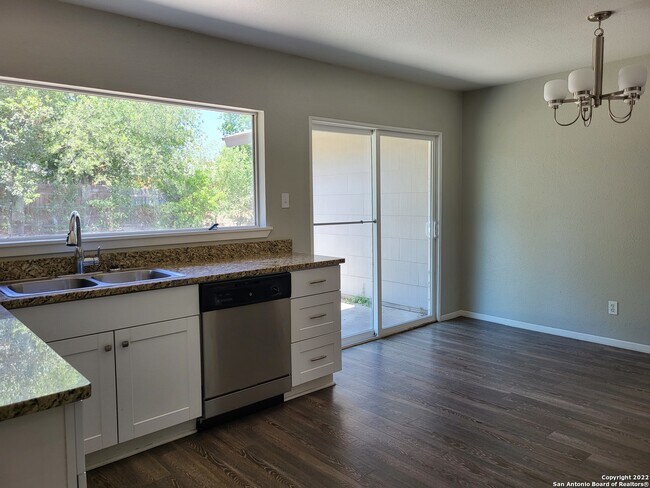 Building Photo - 9415 Quicksilver Dr