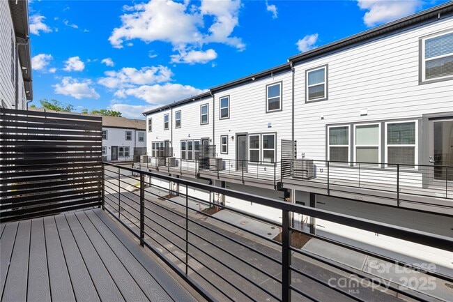 Building Photo - 3236 Stelfox St