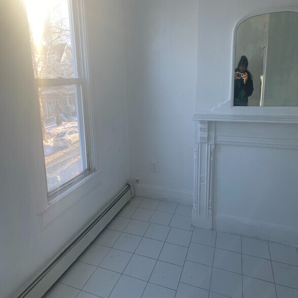 Building Photo - 121 Highland Ave