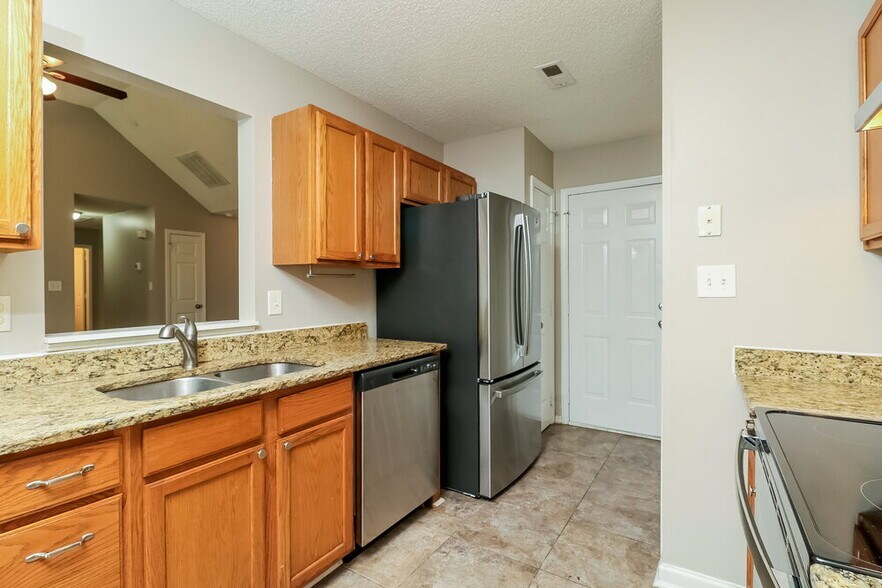 Building Photo - 7807 Lobilia Ln