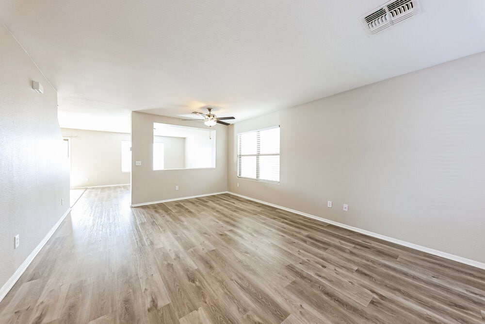 Building Photo - 973 E Doris St