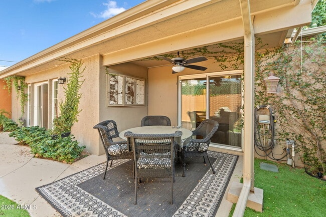 Building Photo - 2614 E Osborn Rd