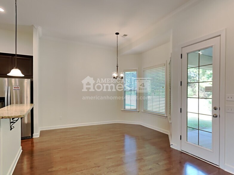 Building Photo - 5102 Laurel Springs Dr
