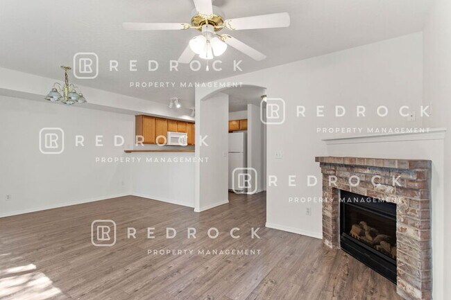 Building Photo - 4920 N Orchid Ln