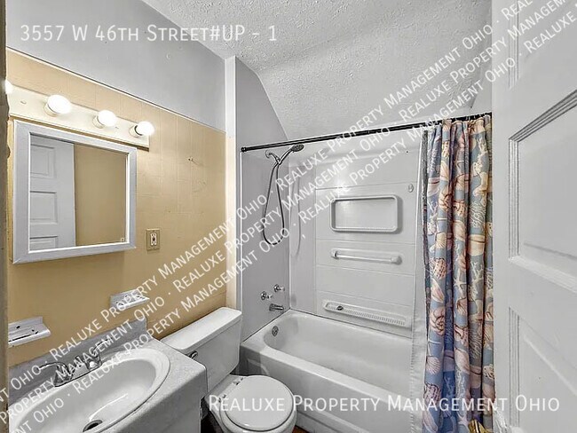 Building Photo - 3557 W 46th St