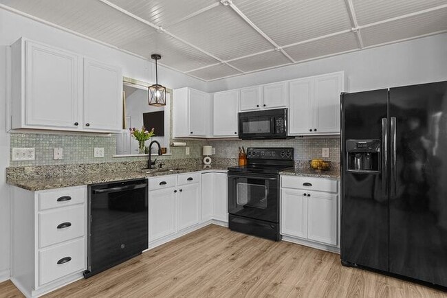 Building Photo - Build Equity While Leasing - Lease and Own...