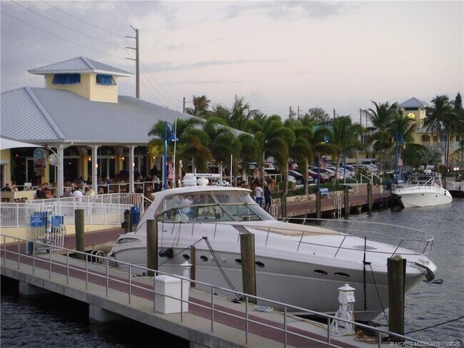 Building Photo - 950 S Kanner Hwy