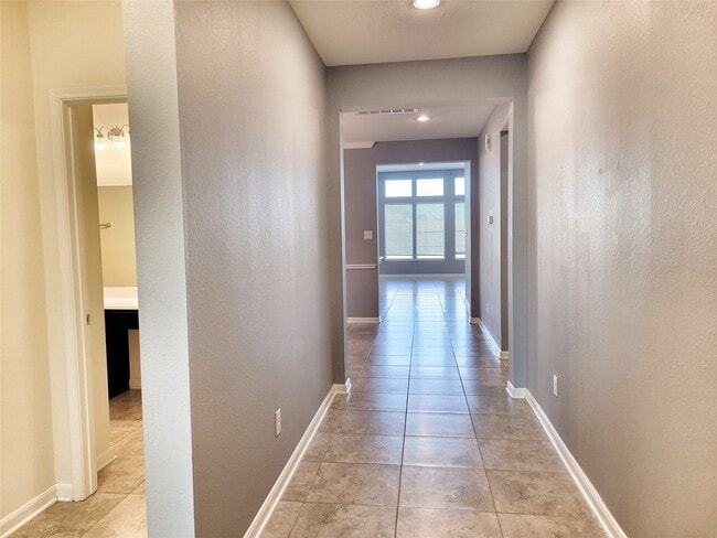 Building Photo - 1618 Cintola Ln