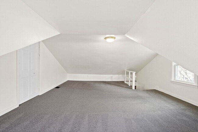 Building Photo - 129 S 18th St