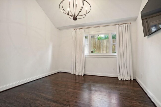 Building Photo - 2140 Fairhaven Cir NE