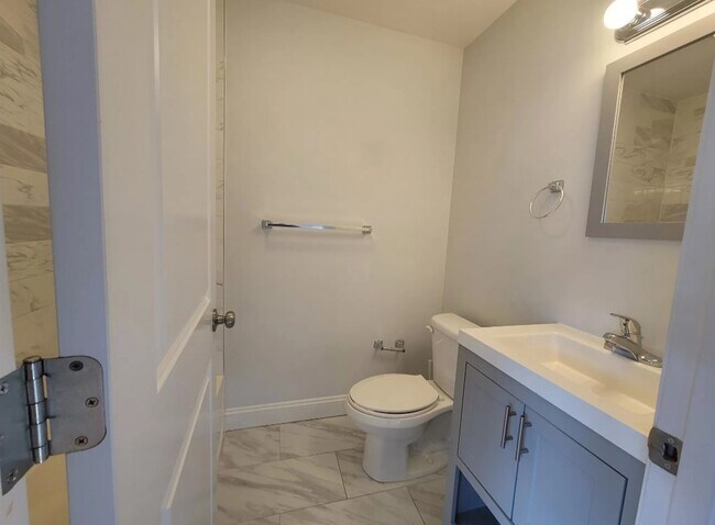 Building Photo - 129 Brookdale Ave