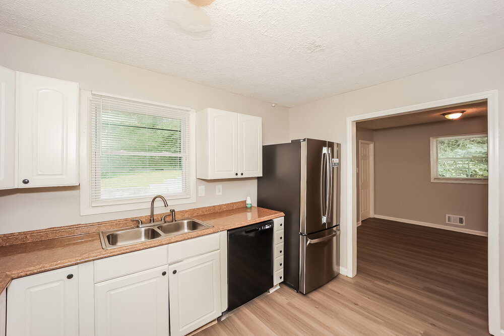 Building Photo - 2680 Carriage Ln