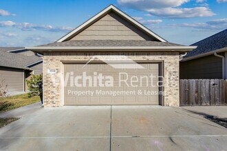 Building Photo - 3 bedroom 2 bath duplex - Derby Schools