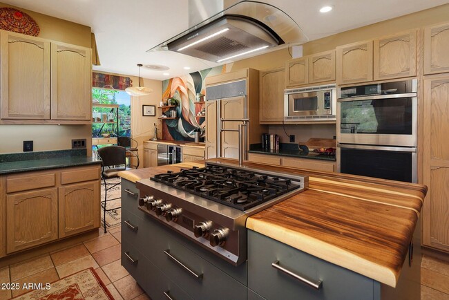 Building Photo - FULLY FURNISHED SEDONA DREAM HOME AWAITS